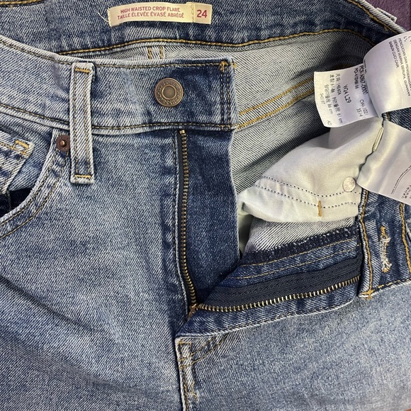 Levi’s high waisted flare - Picture 2 of 5